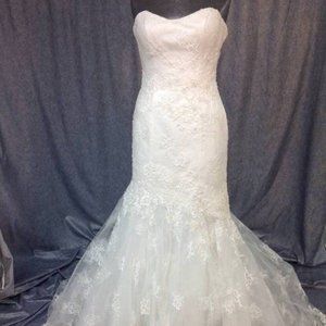 CasaBlanca. Style: 1995 wedding dress